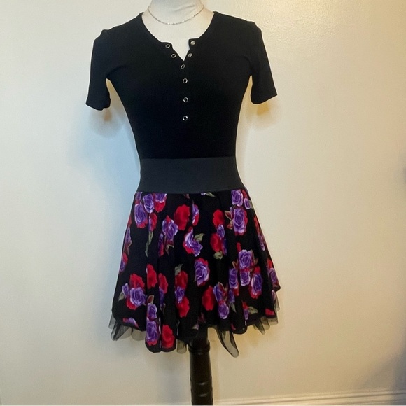 None Dresses & Skirts - Floral Tulle Skirt - Rose Print with Tutu Layers. Size XS